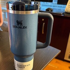 Stanley Quencher H2.0 Tumbler in Deep Blue